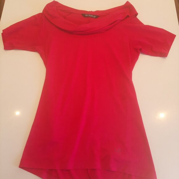 Arc'Teryx Cowl Neck - Short Sleeve T-Shirt - Women's Small - 42% Wool - Picture 2 of 11